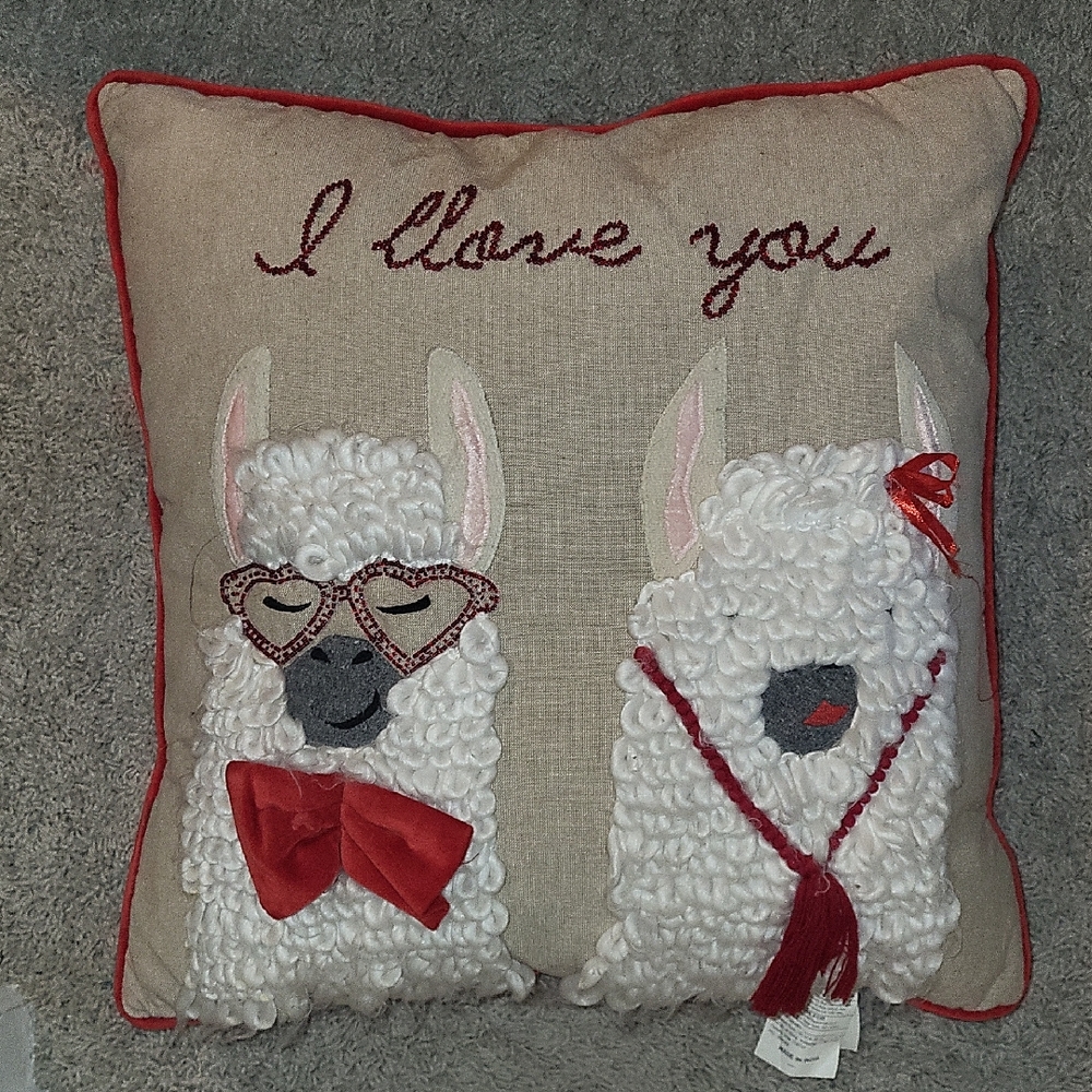 Envogue Holiday Llama Pillow - Red and Cream